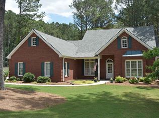 195 Manor Dr, Fayetteville, GA 30215
