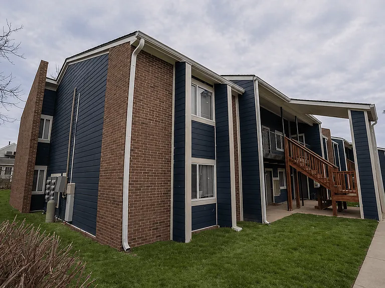 Crestview at Louisville Apartments — Photo 34
