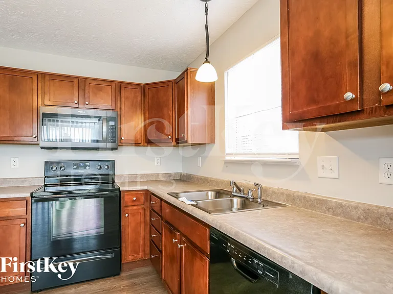 2608 Liatris Dr — Photo 6