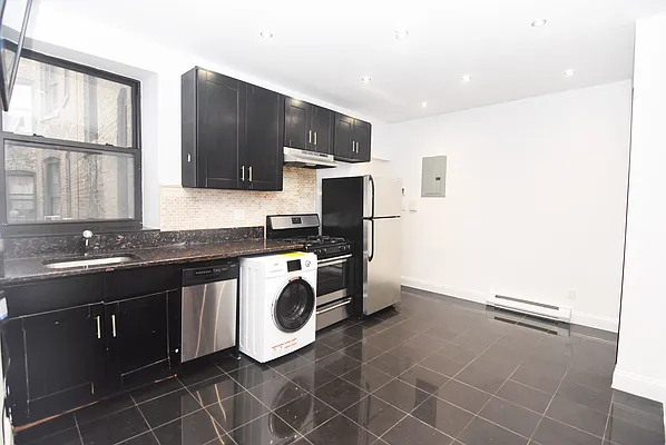 Rented by Bohemia Realty Group | media 19