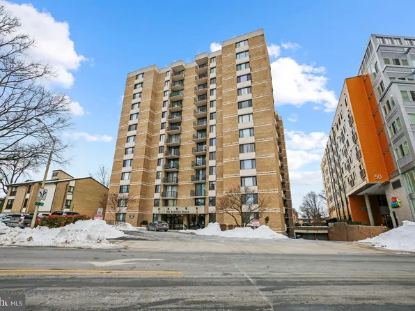 4 Monroe St APT 304, Rockville, MD 20850