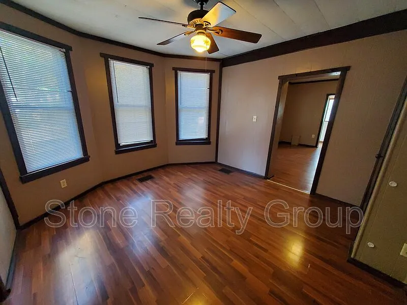 Building Photo - 2044 N 11th St #3