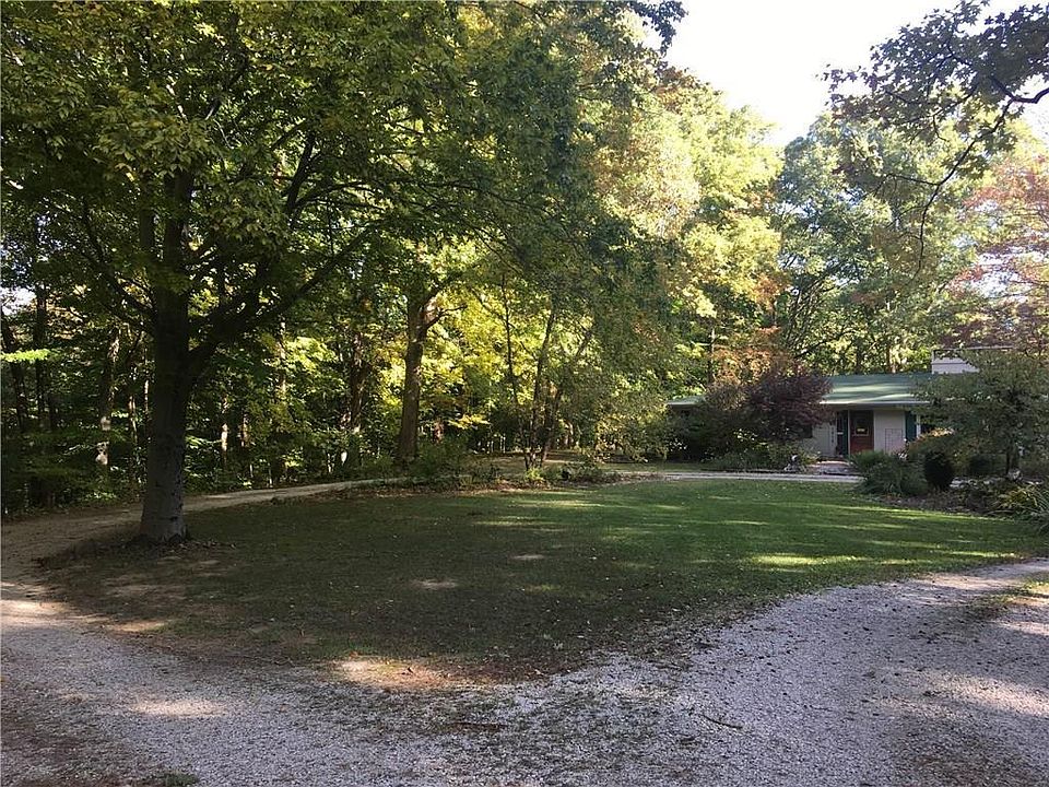 1st image of 1015 N Lincoln Hill Ln