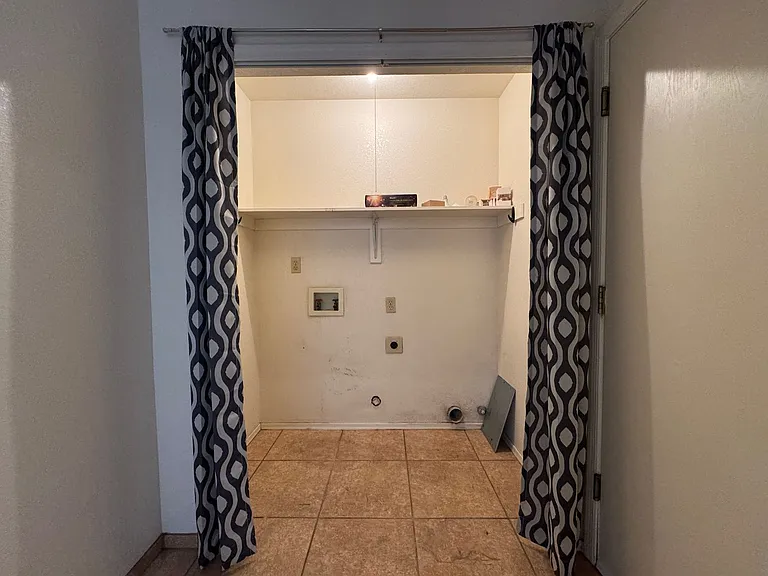 2660 Ridge Crest St — Photo 14