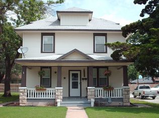 906 W Main St, Chanute, KS 66720