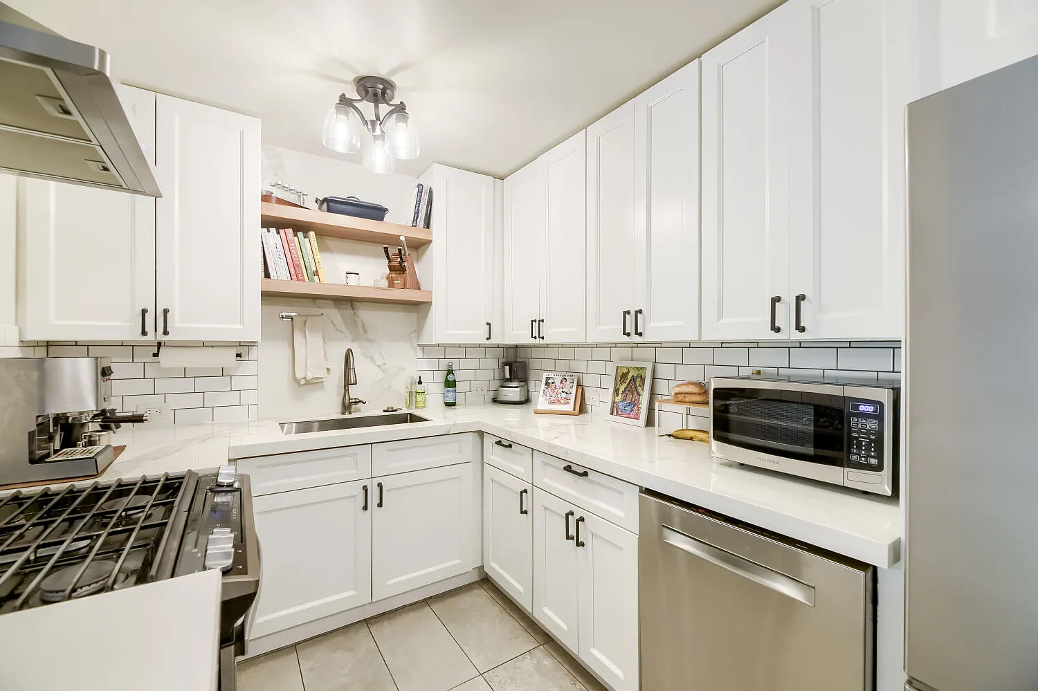 155 N Jackson St — Photo 4