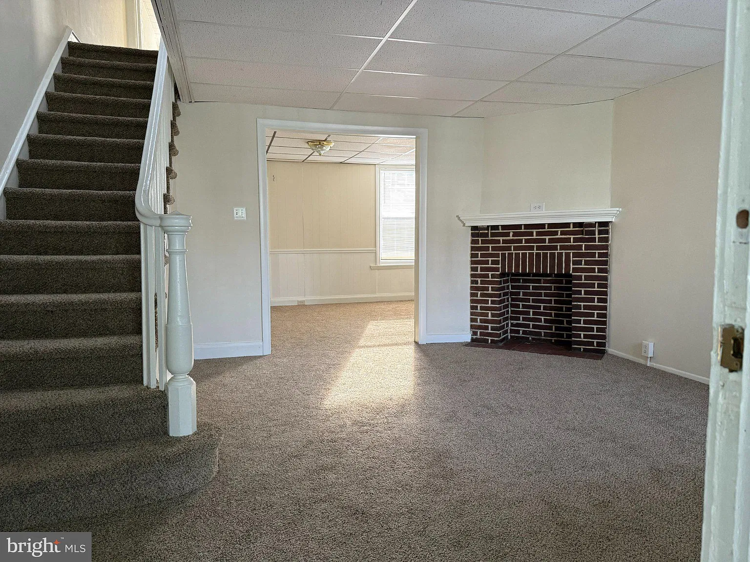 3 bed, 2.0 bath, 1360 sqft, $2,000 — Photo 4
