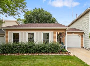 397 Pepperwood Ln, Glendale Heights, IL