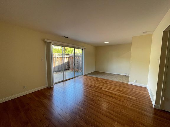 3rd image of 3 Mulberry Ct APT 2