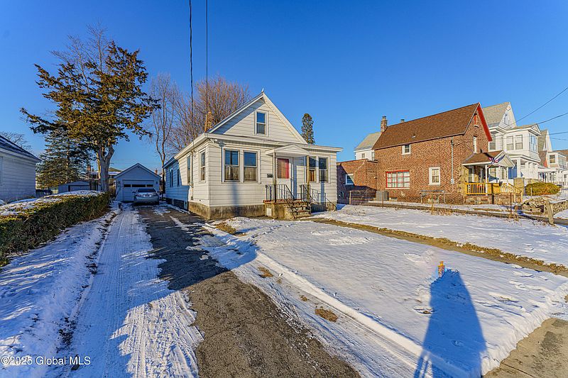 4th image of 458 Eleventh Street