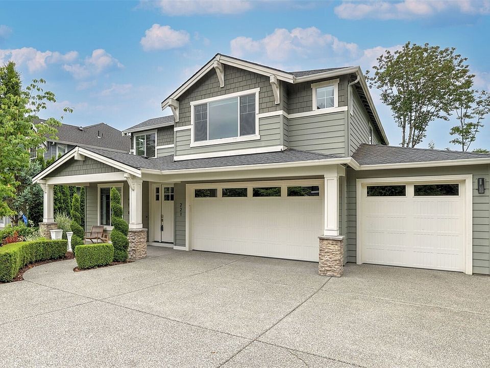 1st image of 221 Shadow Avenue NE