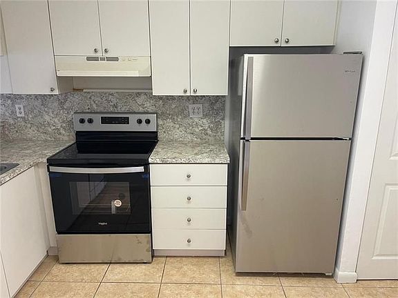 4th image of 9885 Nob Hill Ln #9885