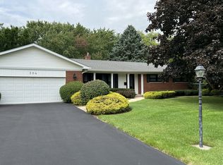 304 N Waterman Ave, Prospect Heights, IL 60070