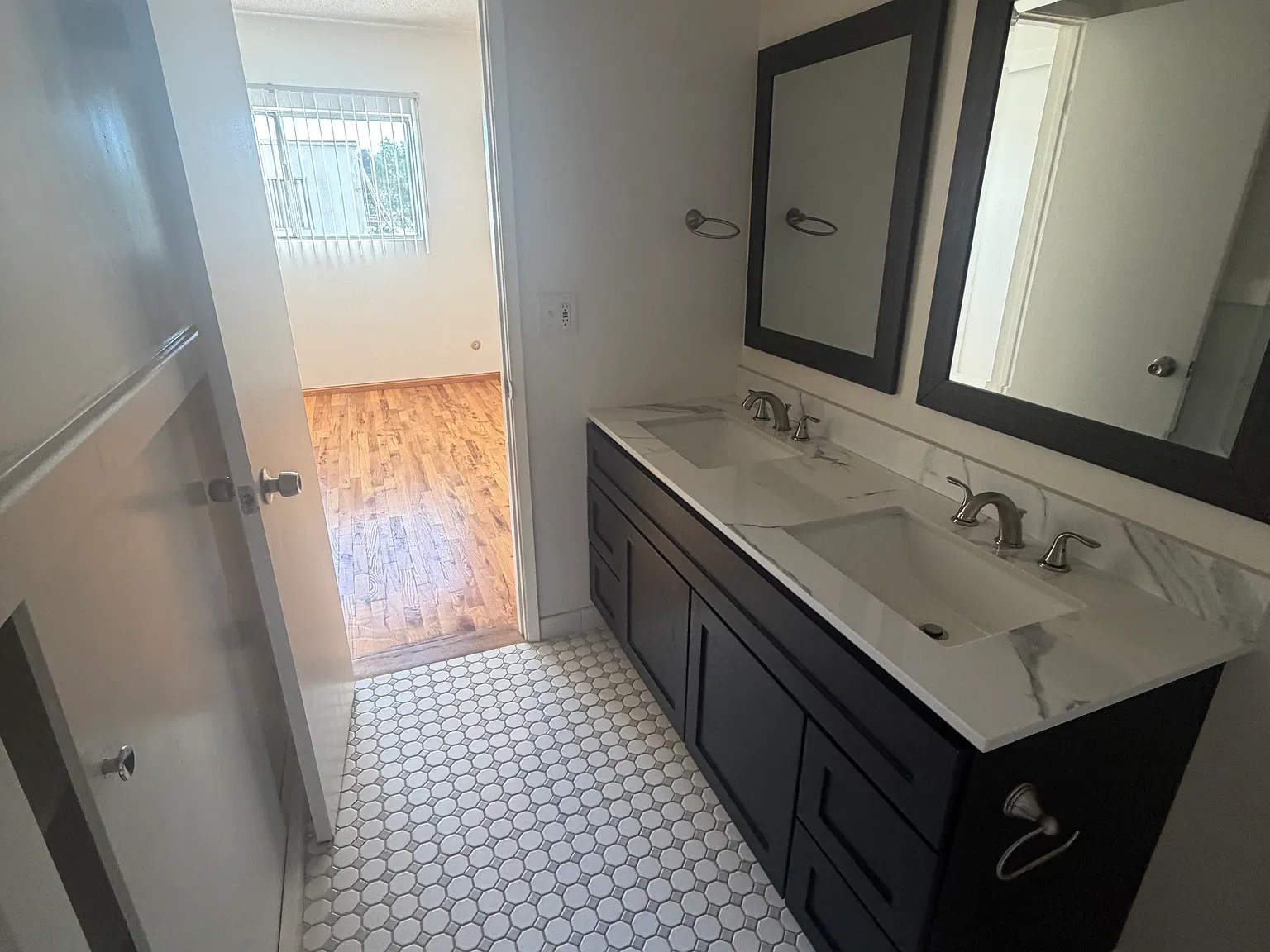 1 bed, 640 sqft, $1,950 — Photo 4