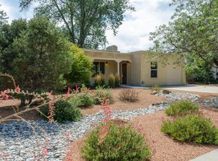 3614 Calle Del Sol NE, Albuquerque, NM 87110