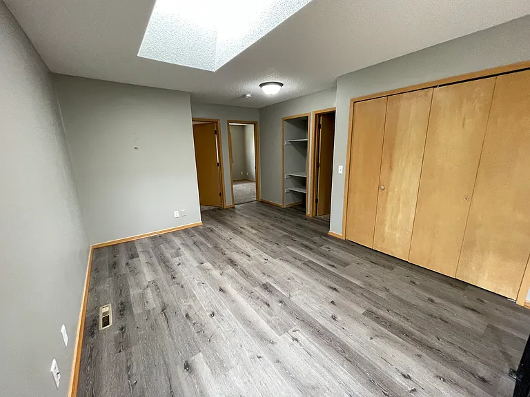 350 Oakwood Dr — Photo 8