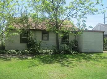2nd image of 700 W Moultrie Dr