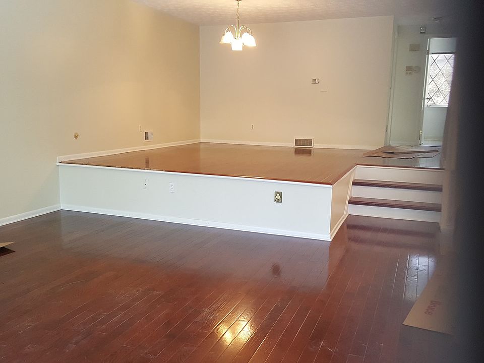 2nd image of 2181 East Ave