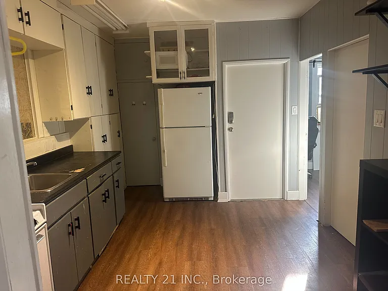60 Phillip Ave #MAIN — Photo 17