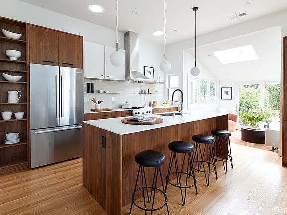 4th image of 120 Eureka St