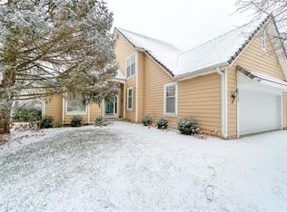 12133 Sagamore Rd, Leawood, KS 66209