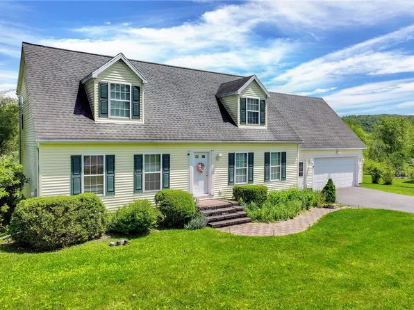 9 Apple Blossom Ln, Ithaca, NY 14850