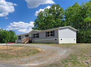 127 Ring Place Rd, Mount Airy, NC 27030