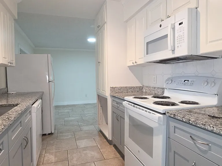 5307 W Cleveland St — Photo 7