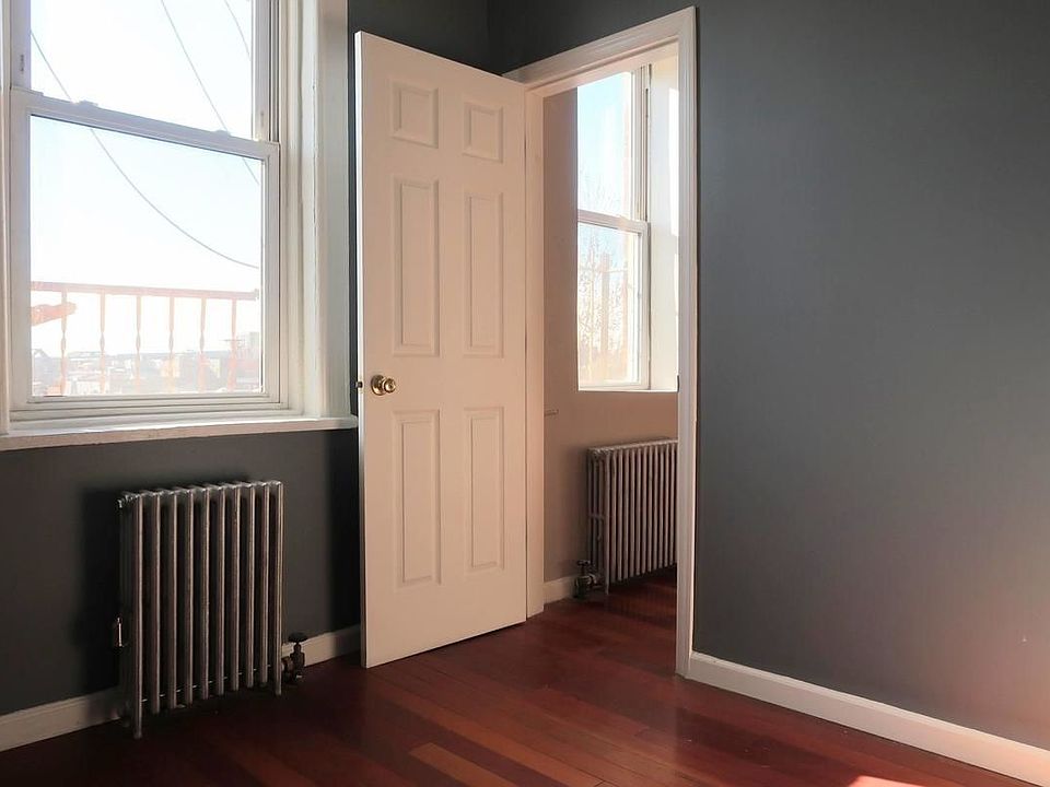 2nd image of 565 Union St APT 4F