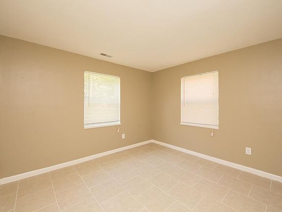 5th image of 210 E Sunrise Ave