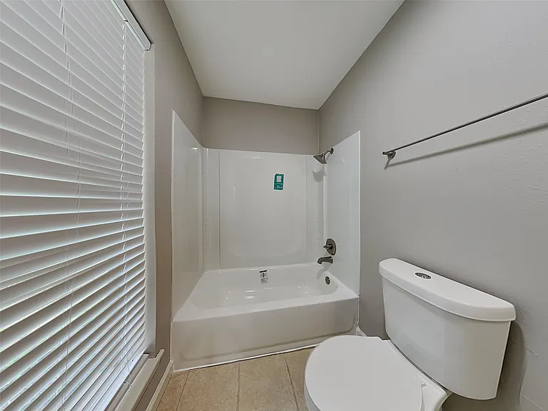 16007 Brookford Dr — Photo 11