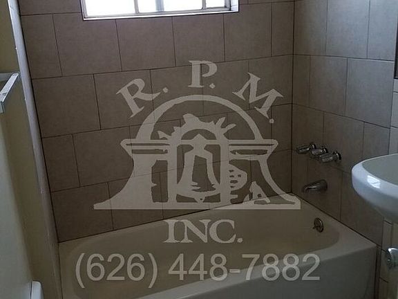 2nd image of 2702 1/2 Humbert Ave