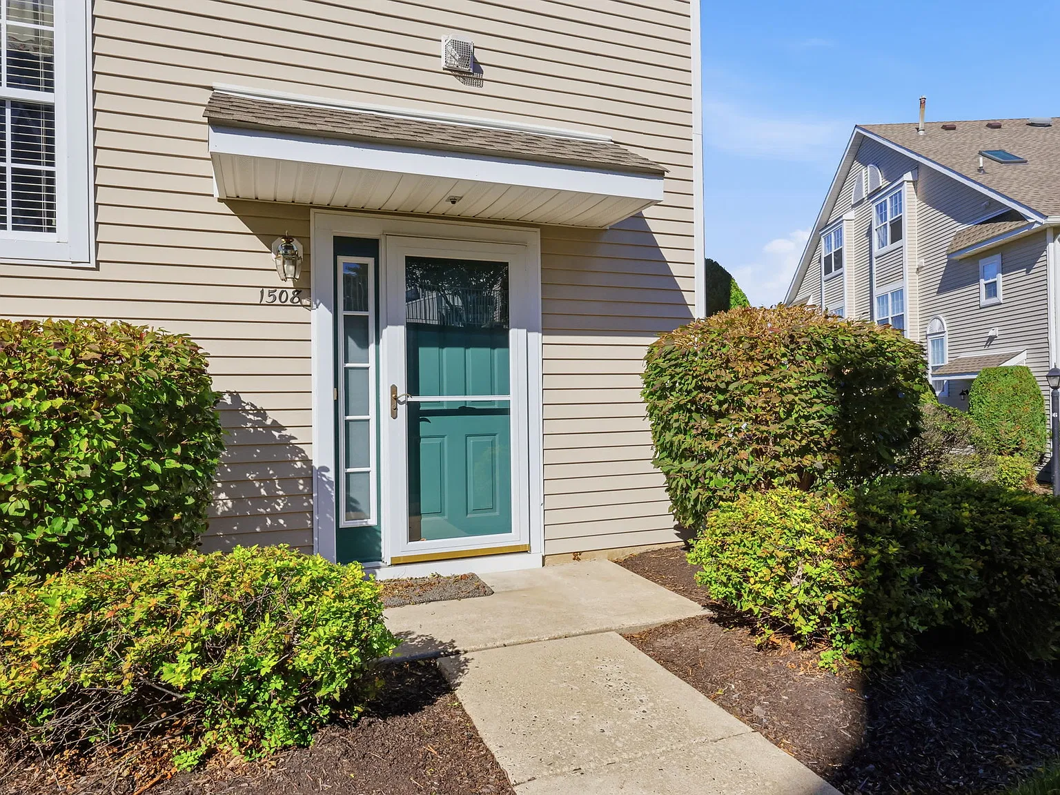 3 bed, 2.5 bath, 1737 sqft, $3,000 — Photo 3