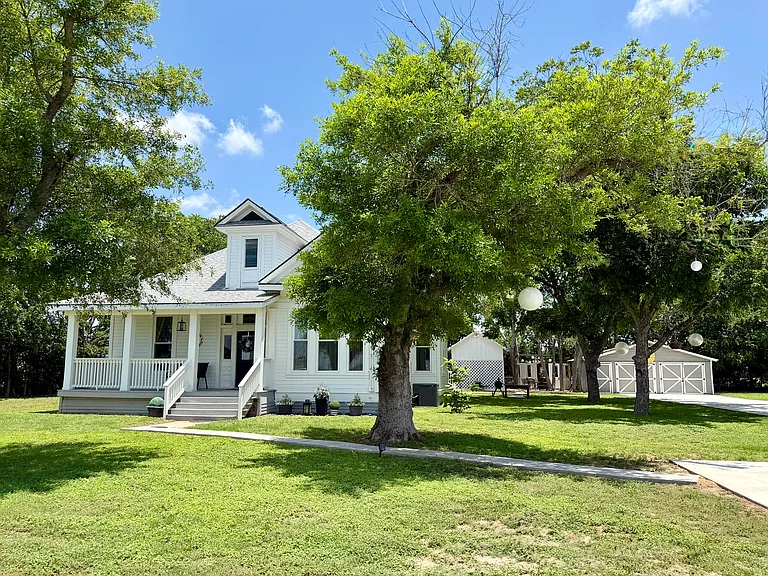 1500 Fleming Dr — Photo 37