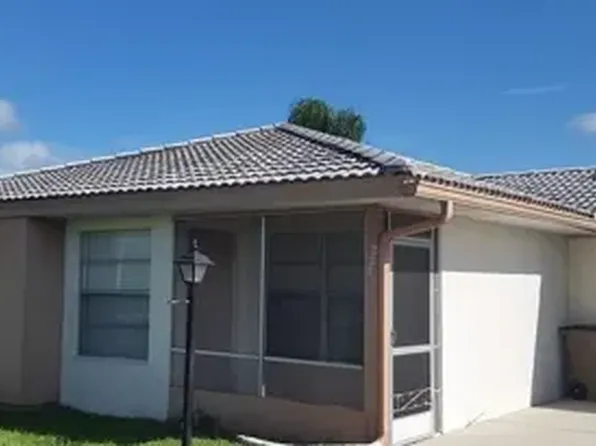 222 Oakmont Pkwy, Lehigh Acres, FL 33936