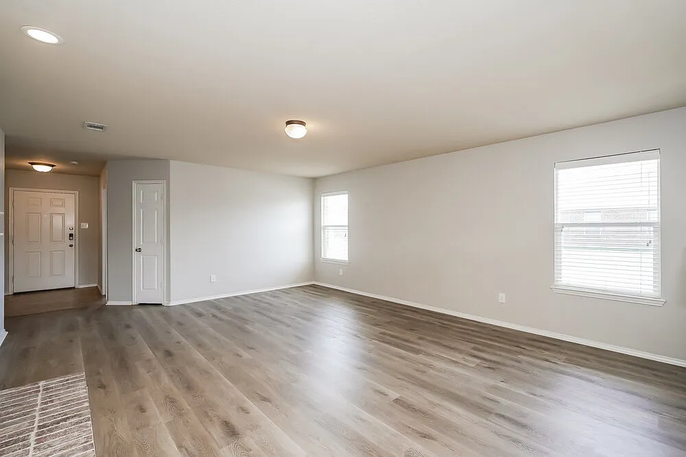 3 bed, 2.0 bath, 1665 sqft, $1,935 — Photo 3