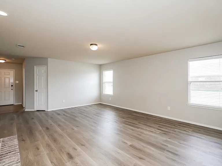12640 Lost Prairie Dr — Photo 3
