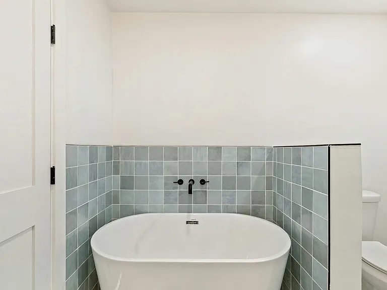 15655 Regal Hill Cir — Photo 14