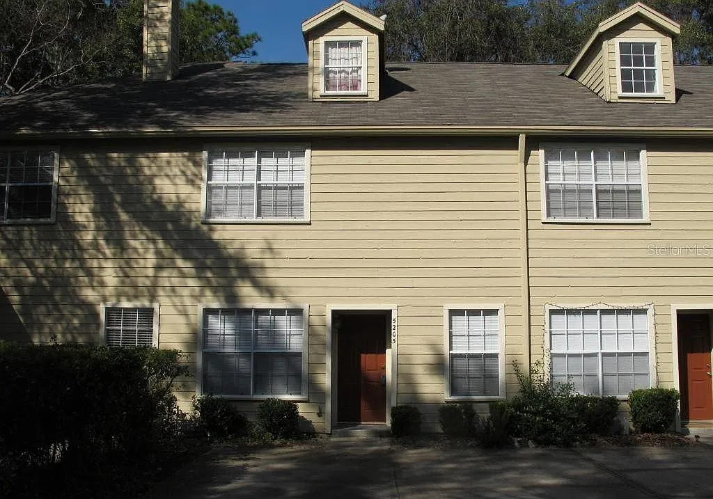2 bed, 2.5 bath, 1400 sqft, $1,795 — Photo 1