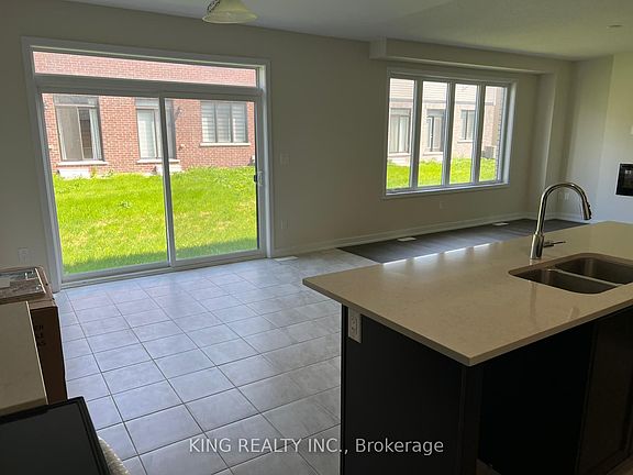 4th image of 82 Sunflower Cres