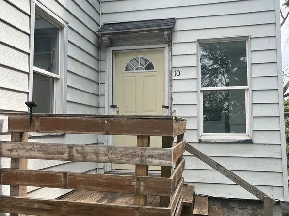 321 E 10th St #10, Davenport, IA 52803