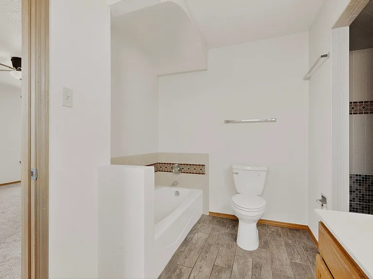 711 Windmill Dr — Photo 24
