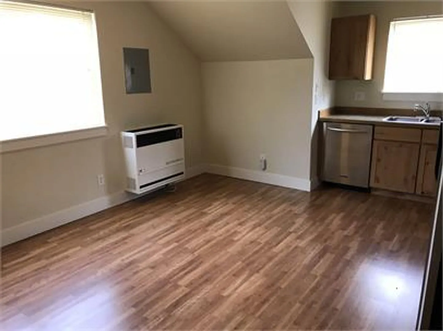 4484 Alexander Street — Photo 4