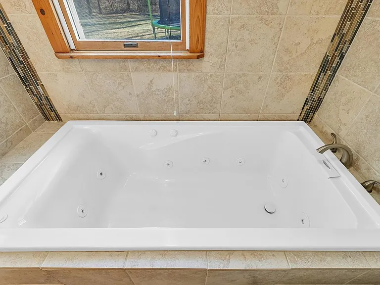 1705 Lake Shore Dr — Photo 31