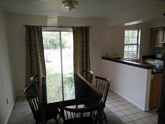 dine and overlook kitchen