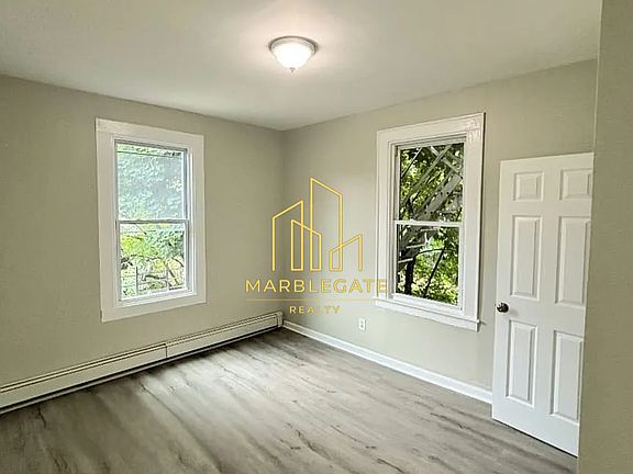 5th image of 27-29 N Munn Ave #22
