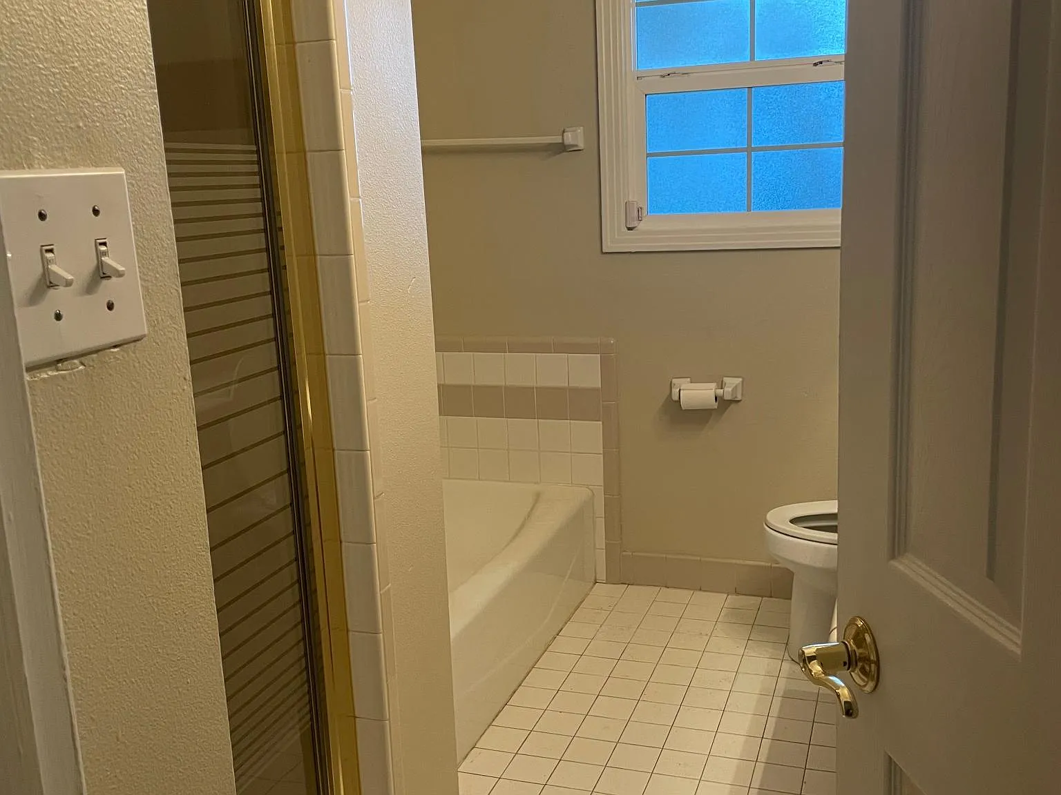 1028 McClellan Way — Photo 2
