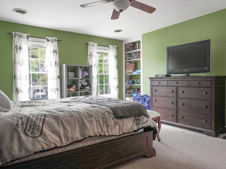 2405 Kenmore Rd — Photo 17