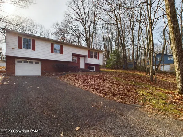 33 Seneca Rd, Mount Pocono, PA 18344