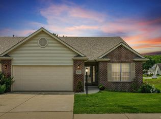 7318 35th Avenue Ct, Moline, IL 61265